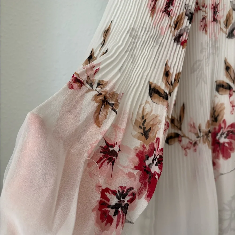 WHBM Floral Pleated Long-Sleeve Blouse - Picture 5 of 7